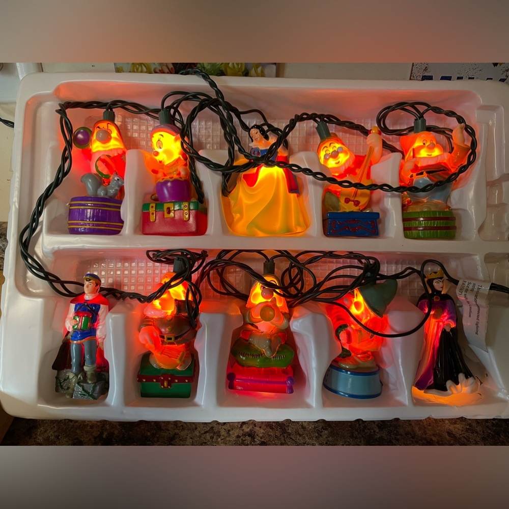 Disney Snow White Santa’s Best EZ-Light Illuminated Tree Trimmer Set 1999 - Picture 4 of 4